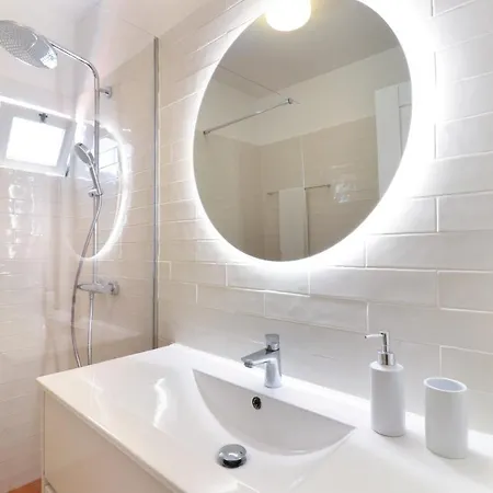 Seagull Rooftop @150 M Villa